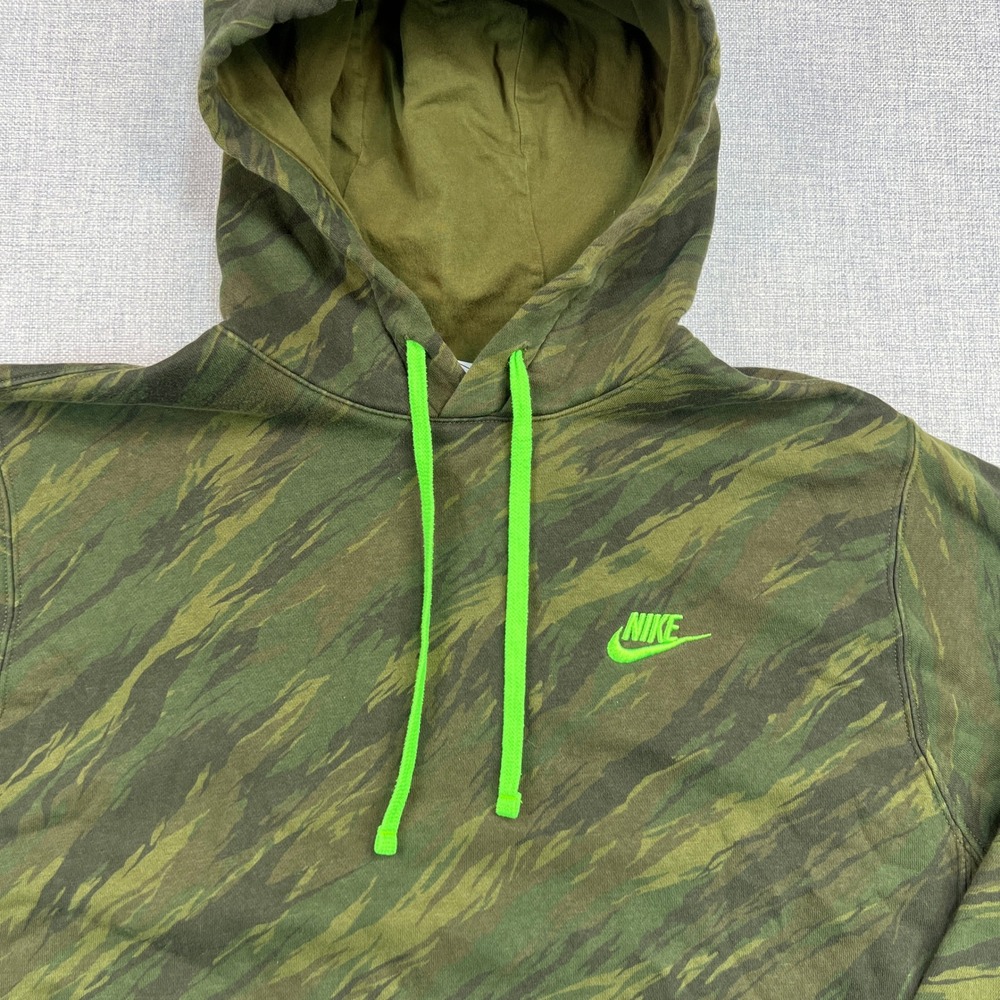 Nike Sportswear Club Fleece Tiger Camo Hoodie Sweatshirt Men M Olive Green Volt - Picture 2 of 10